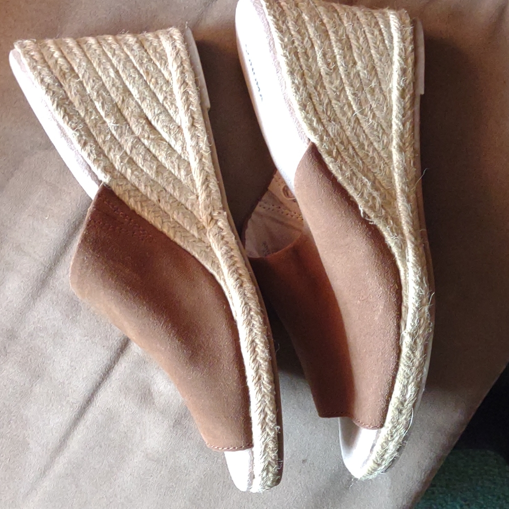 Sonoma tan wedge sandals. Size 10